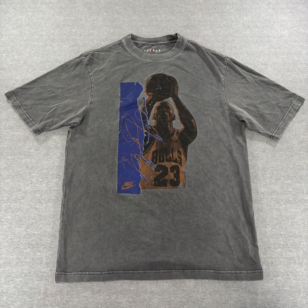 Jordan Brand Michael Jordan Chicago Bulls Graphic T-Shirt Gray Mens Small CV3411